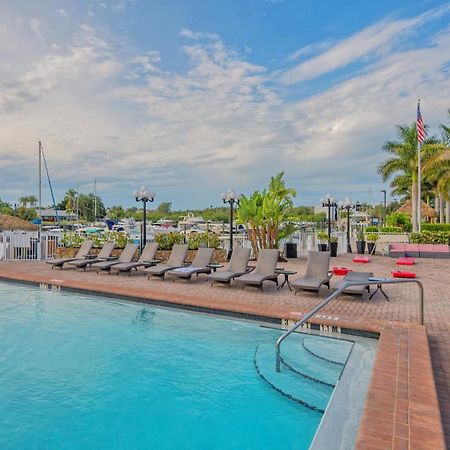 All-New Waterfront With Balcony,Pool,Tiki Bar,Gym 사라소타 외부 사진